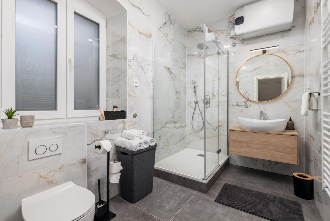 Area2 Center Luxury Apartment Рийека Екстериор снимка